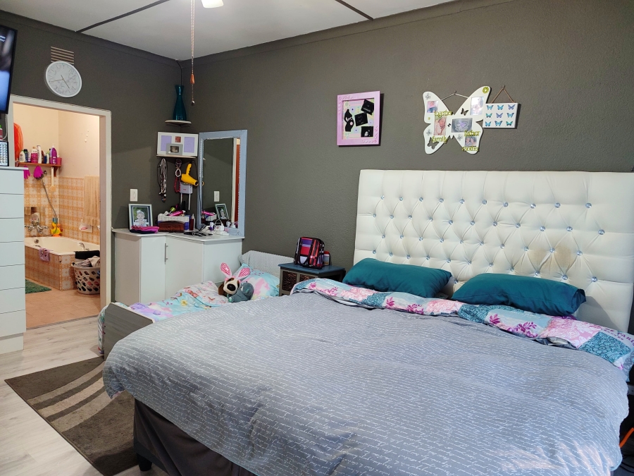 4 Bedroom Property for Sale in Stilfontein Ext 4 North West